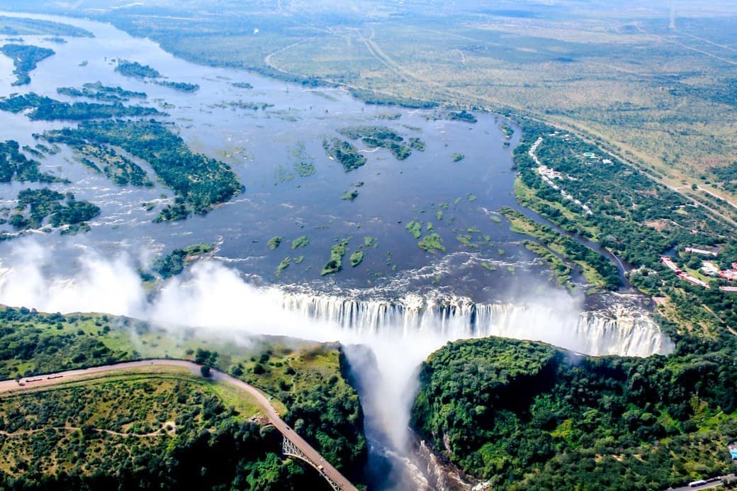 Victoria Falls | Botswana | Zambia | Sanctuary Sussi & Chuma | Africa Safari | Bubbly Moments