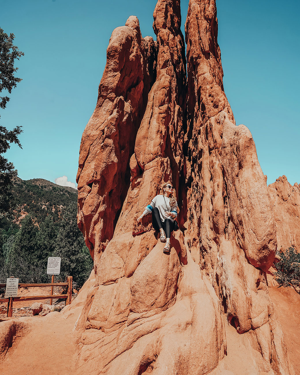 The Garden of Gods | Garden of Gods Colorado | Colorado Springs | Gods Trail Colorado Springs | Red Rock Corral | Trailing | Hiking | Rock Mountains | Outdoor Activities | Fun things to do in Colorado | Places in Colorado Springs | Bubbly Moments | Emilia Taneva
