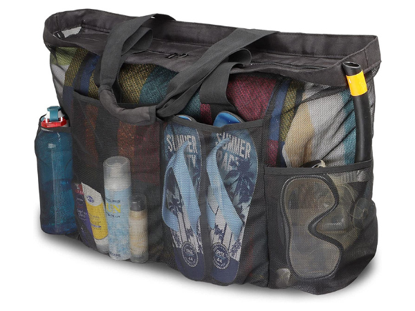 Vacation Mode | What to Pack for Your Next Warm-Weather Getaway | In-Flight Necessities | Travel Pack List | Bubbly Moments